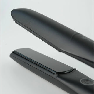 GHD Platinum+ Styler with Brush and Bag Gift Set (Festive Collection 2025) UK 3-Pin Plug